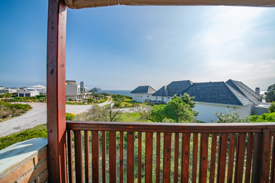 6 Bedroom Property for Sale in Pringle Bay Western Cape